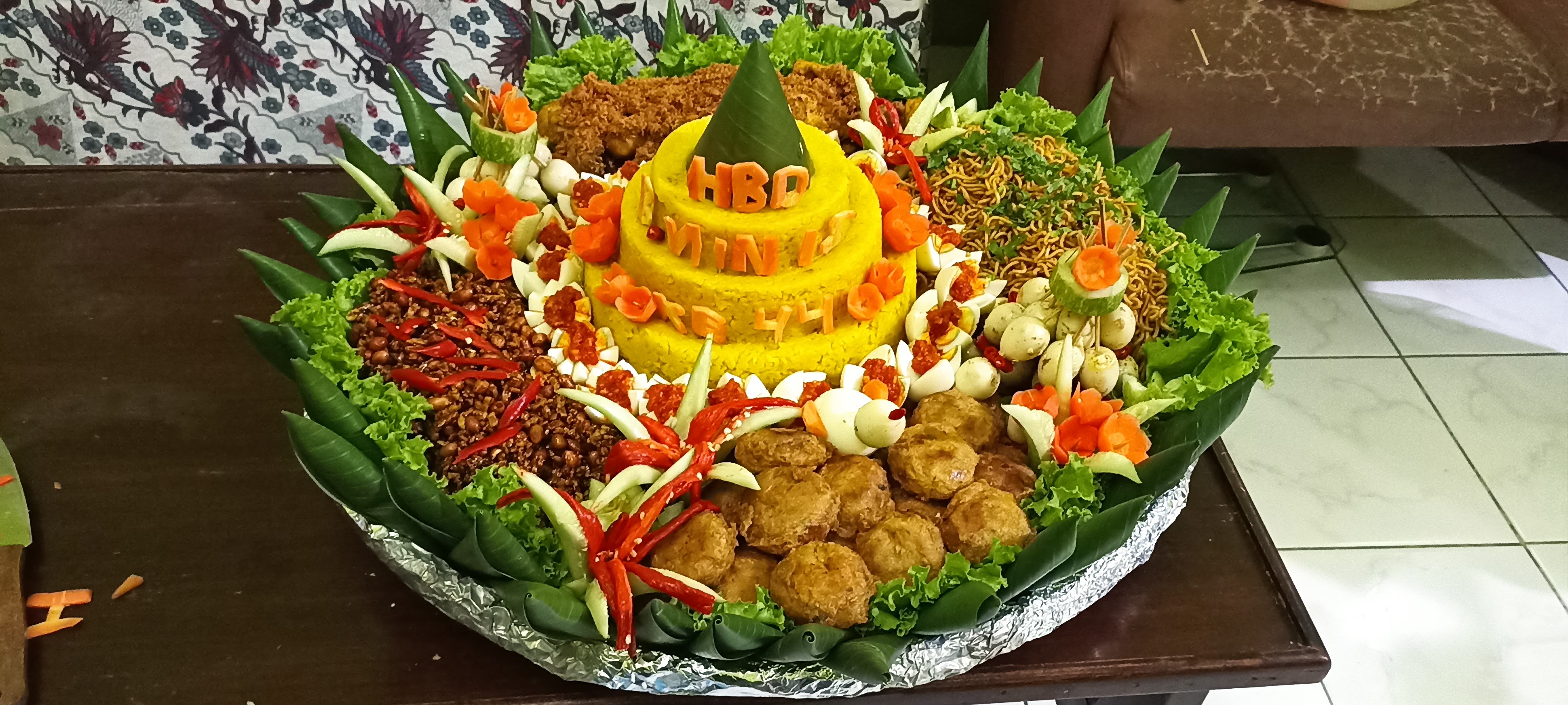 Nasi Tumpeng Komplit